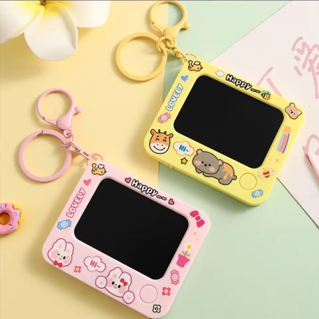 Mini Graffiti Board Keychain – Reusable LCD Writing Tablet & Cartoon Bag Pendant (Random Colour)