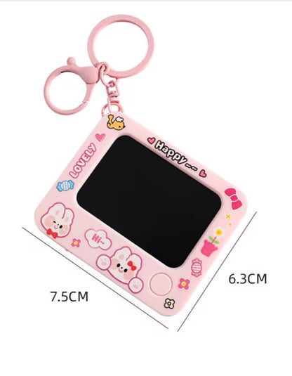 Mini Graffiti Board Keychain – Reusable LCD Writing Tablet & Cartoon Bag Pendant (Random Colour)