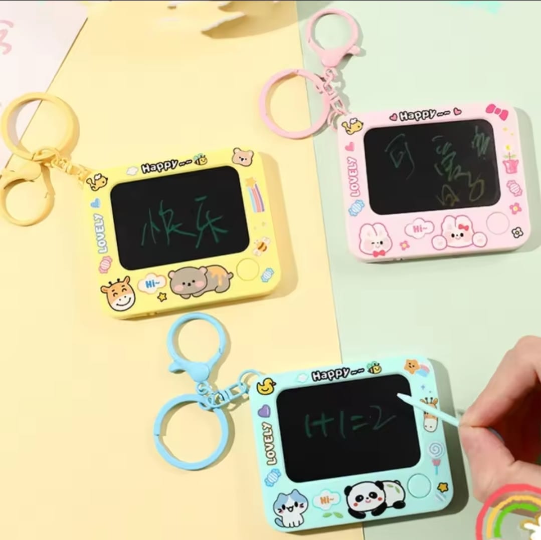 Mini Graffiti Board Keychain – Reusable LCD Writing Tablet & Cartoon Bag Pendant (Random Colour)