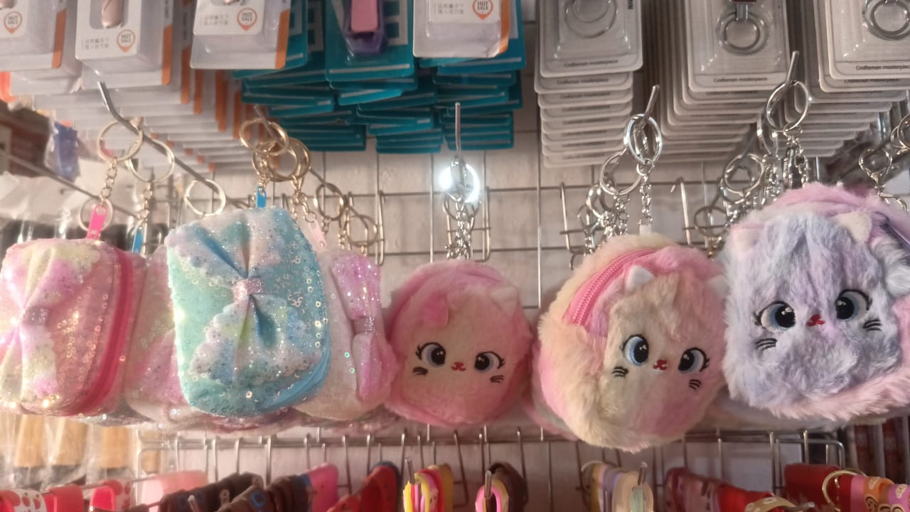 Kawaii Rainbow Keyring Coin Purse for Girls – Cute Mini Coin Pouch